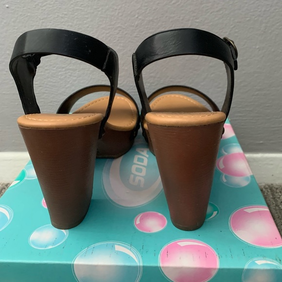 Soda - Platform Sandal - Picture 3 of 4